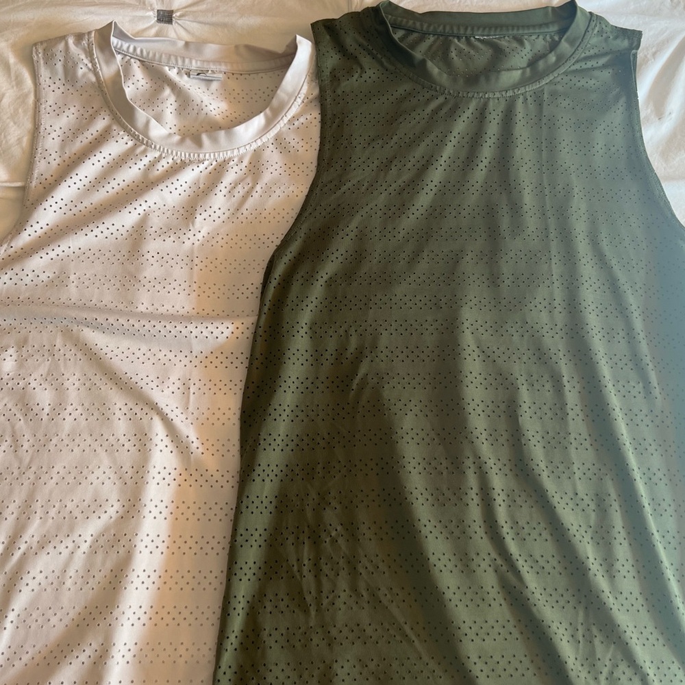 Bundle of Zyia medium tanks good condition